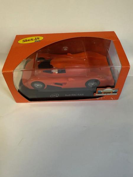 1/32 Audi R8C RAW 1999